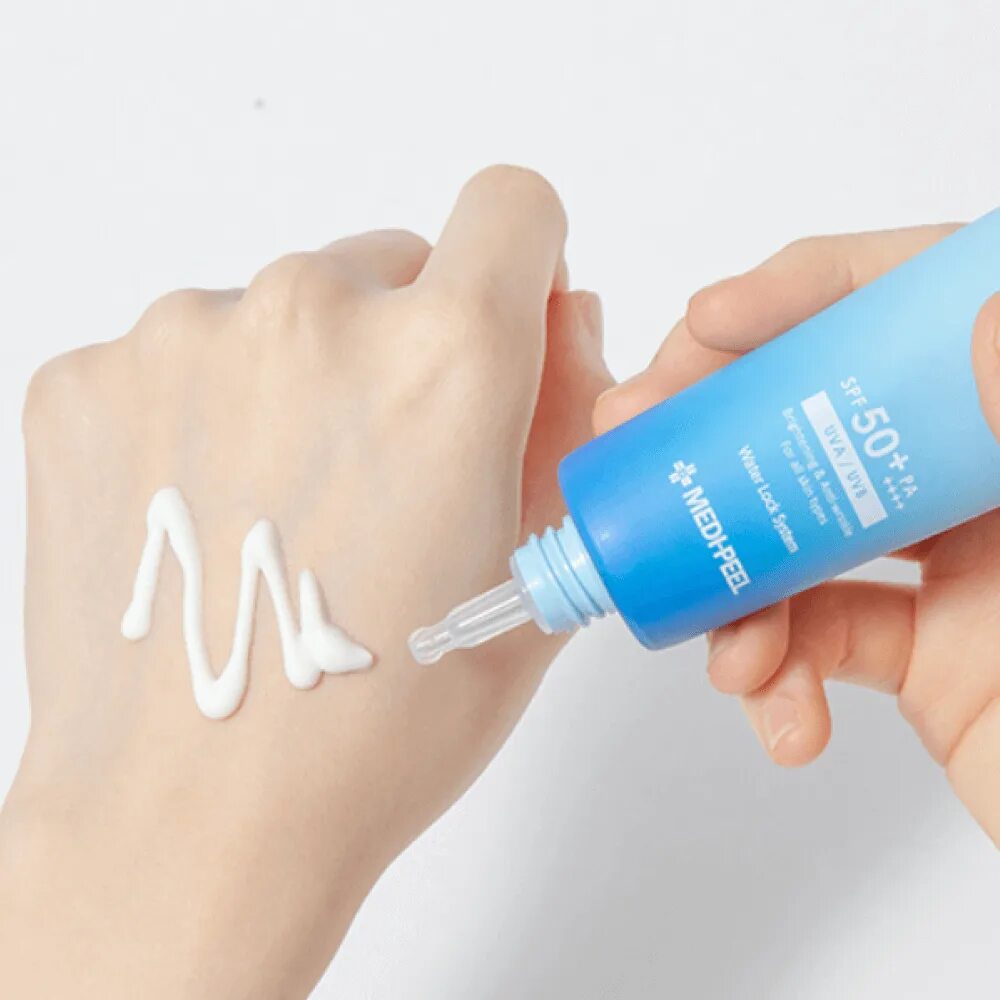 MEDIPEEL Солнцезащитный крем для лица Mooltox Hyaluronic Acid Air Fit SPF50+ PA++++, 50 г